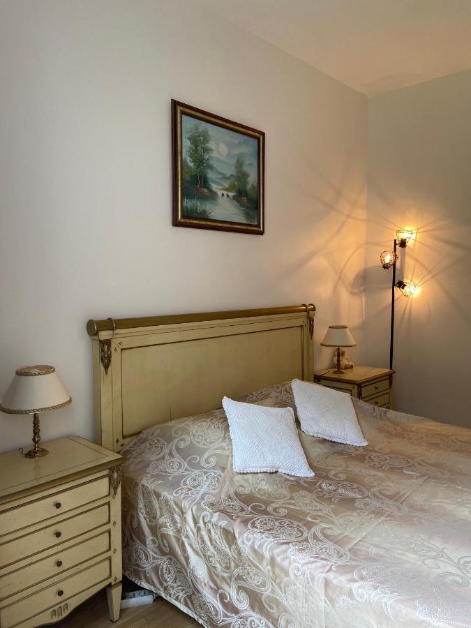 Bed and Breakfast Les Grands Tilleuls Guignes Exterior foto